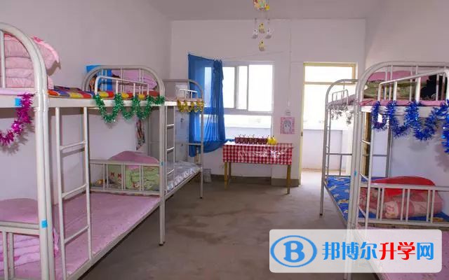貴州省納雍縣第一中學2021年宿舍條件