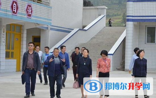 摩尼中學7