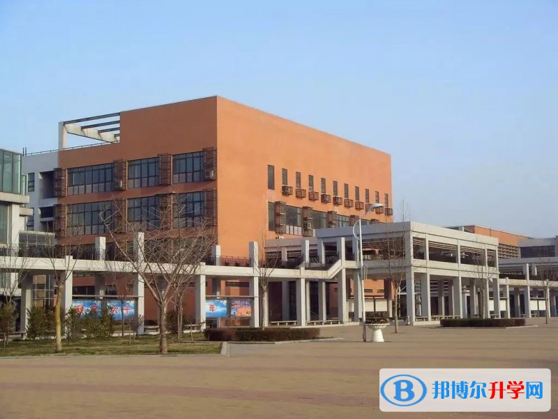 綿竹市南軒中學(xué)2021年學(xué)費、收費多少 