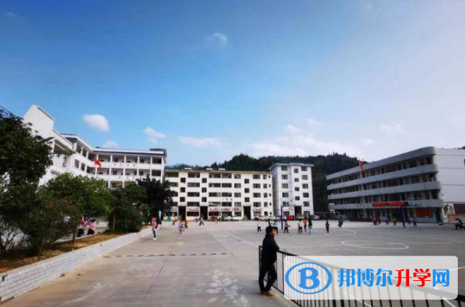 重慶江津第二中學校2021年學費、收費多少 