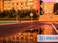 曲靖市麒麟高級中學2025年學費、收費多少
