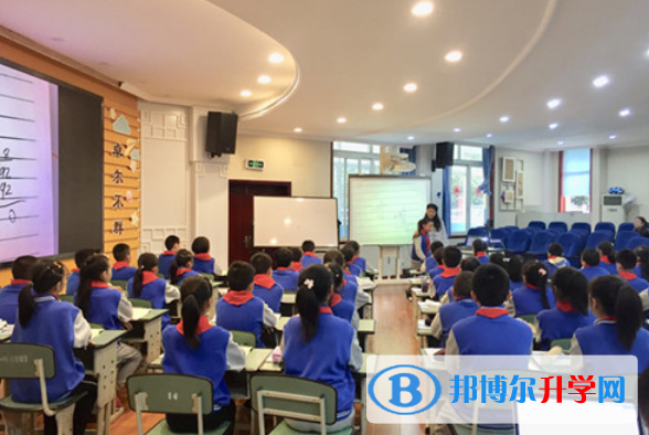 成都市青羊實驗中學2022年宿舍條件
