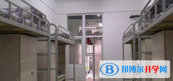 羅甸第一中學2021年報名條件、招生要求、招生對象
