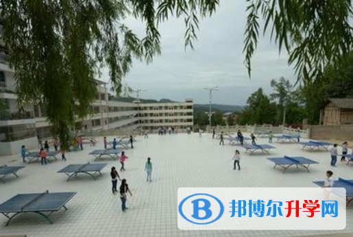 平昌縣鎮(zhèn)龍中學(xué)2021年報名條件、招生要求、招生對象
