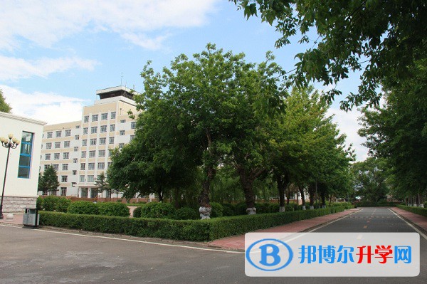 四川省鄰水中學(xué)2021年學(xué)費(fèi)、收費(fèi)多少