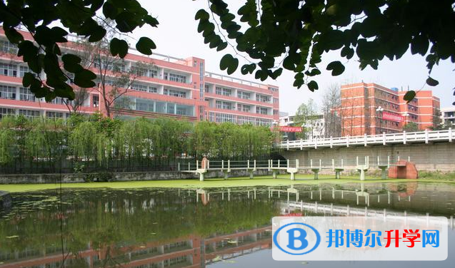 四川省宜賓市第四中學校2021年招生計劃