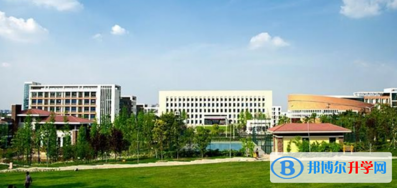 四川省成都市樹德中學2022年招生辦聯系電話