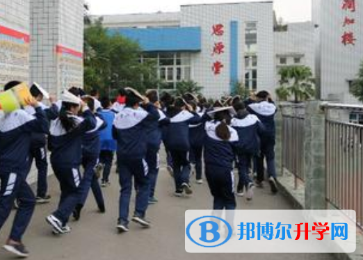 自貢市第二十二中學(xué)2021年報(bào)名條件、招生要求、招生對(duì)象