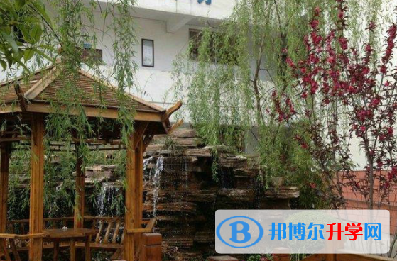 四川省成都市龍泉第二中學(xué)2022年宿舍條件