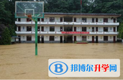 都江堰市崇義鄉(xiāng)中學(xué)2022年招生簡(jiǎn)章