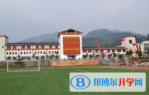 阿壩2022年中考成績好可以直升的中專