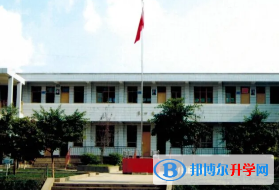 巴中市恩陽(yáng)中學(xué)2022年招生辦聯(lián)系電話