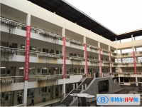 貴陽市白云區第一高級中學地址在哪里