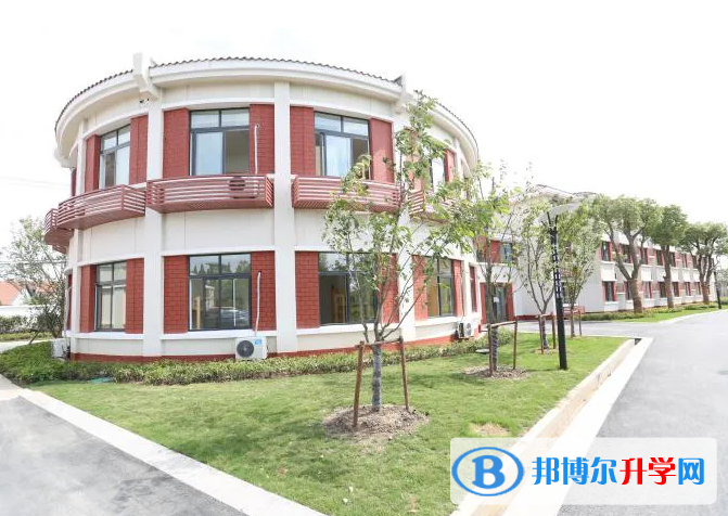  上海宏潤博源學校2023年學費標準