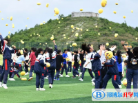 清鎮市第一中學2025年學費、收費多少