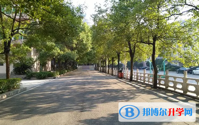 沈陽遼中區(qū)第一私立高級(jí)中學(xué)2022補(bǔ)錄學(xué)費(fèi)