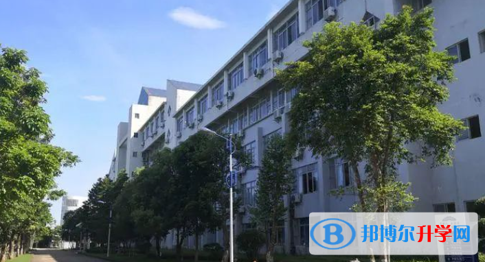 海南師范大學附屬中學2023年學費、收費多少 