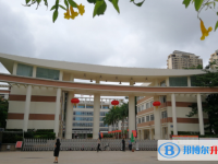 2025?？谥袑W多少錢(學費明細)