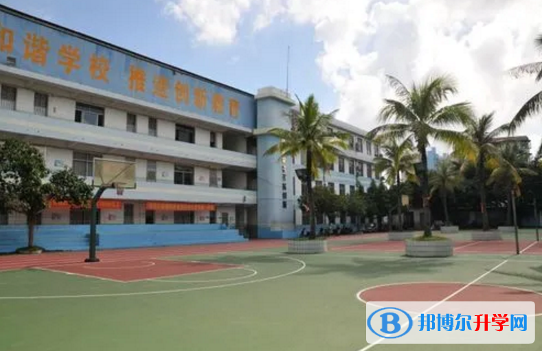 海口華興學(xué)校地址在哪里，哪個(gè)地區(qū)，哪個(gè)城市?