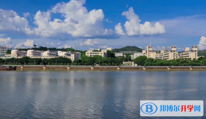 梅州市梅縣東山中學地址，乘車路線