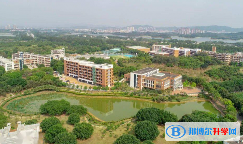 東莞中學松山湖學校地址，乘車路線