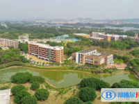 東莞中學松山湖學校地址，乘車路線