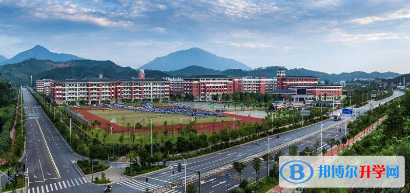 2023清遠市第一中學多少錢(學費明細)