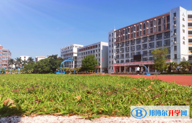 汕頭市六都中學(xué)地址，乘車路線