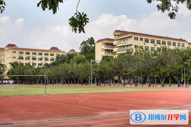 2023深圳市松崗中學新疆班多少錢(學費明細)
