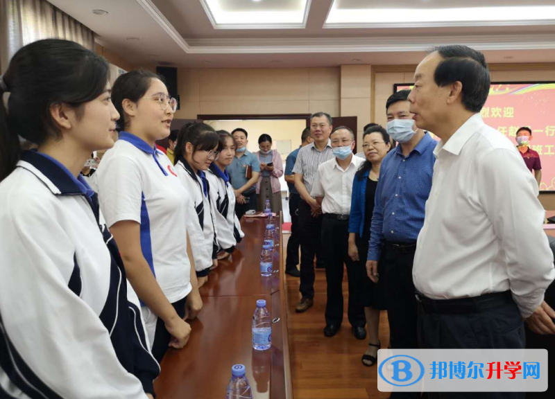 深圳市松崗中學新疆班地址，乘車路線