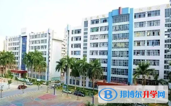 廉江第二中學(xué)地址，乘車路線