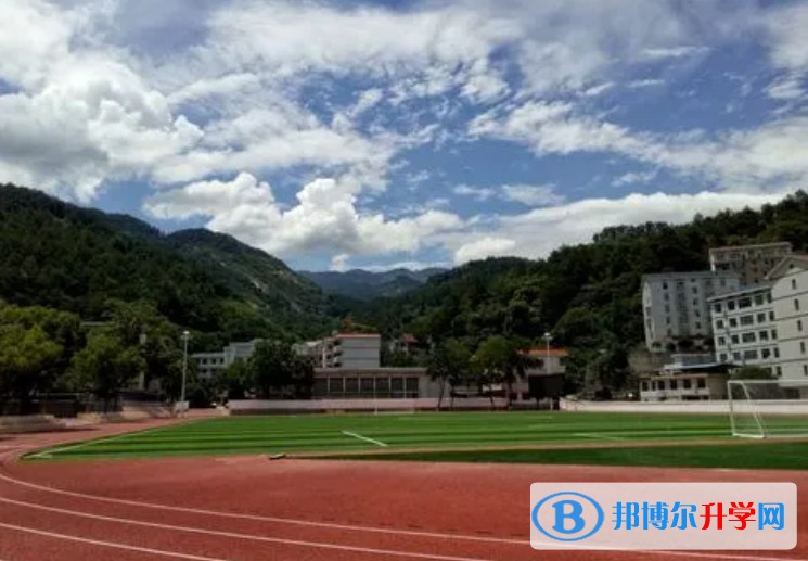 衡山縣岳云中學怎么樣、好不好