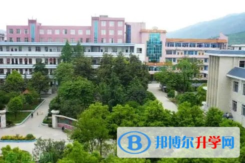 新寧縣第一中學(xué)地址，乘車路線