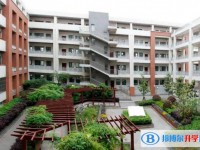 南京市板橋中學(xué)地址，乘車路線