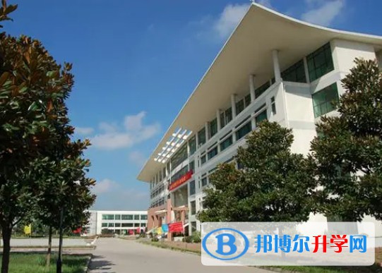 江蘇省金湖中學地址，乘車路線