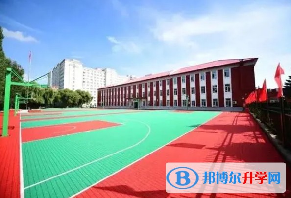 哈爾濱工業(yè)大學附屬中學校地址，乘車路線