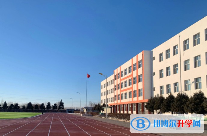 富裕縣第三中學地址，乘車路線