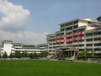 閬中東風中學2025年招生計劃