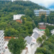 成都市龍泉驛區東競高級中學