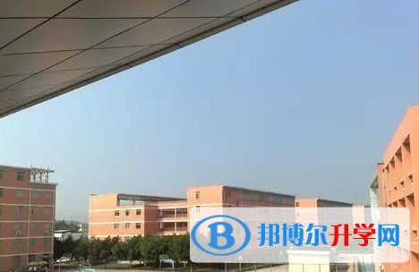 2024湯原縣第三中學多少錢(學費明細)