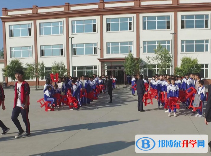 富錦市第三中學地址，乘車路線