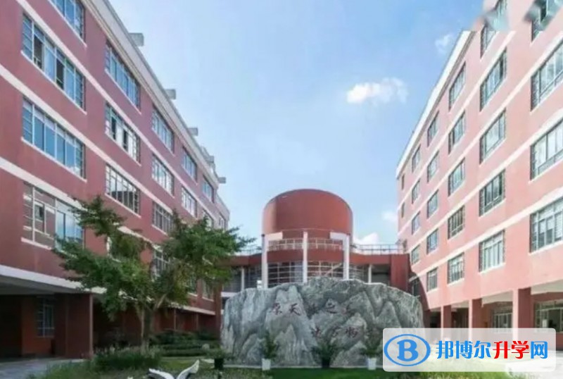 五大連池市高級中學校地址，乘車路線