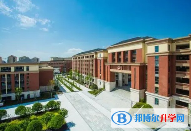 重慶市第八中學校(沙坪壩校區)地址，乘車路線