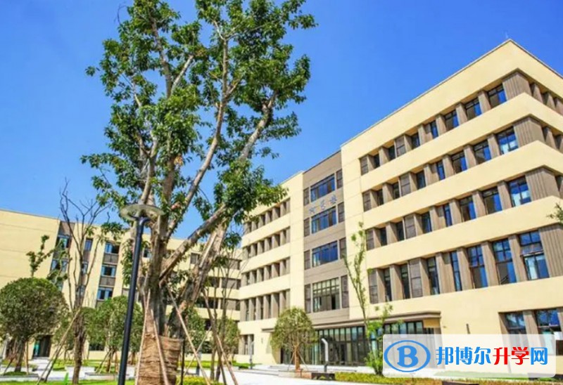2024重慶市育才中學校多少錢(學費明細)