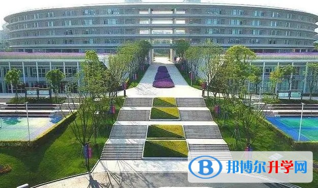 2024重慶市渝北中學校多少錢(學費明細)