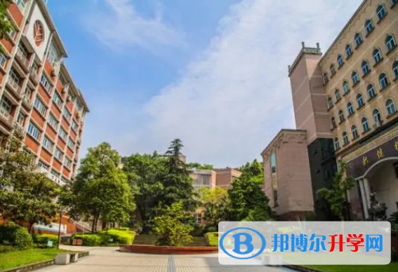 重慶市兩江新區(qū)西南大學(xué)附屬中學(xué)校地址，乘車路線