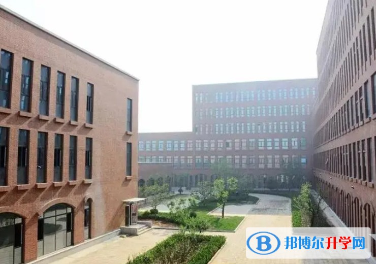 2024河北聯邦外國語學校多少錢(學費明細)