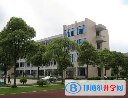 靈壽護(hù)駕疃高級(jí)中學(xué)地址，乘車路線
