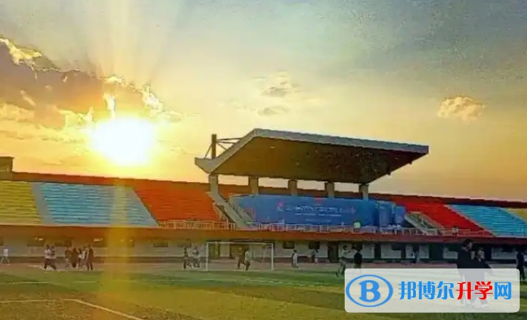 河北定興中學(xué)地址，乘車路線