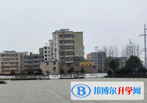 保定市清苑區臧村中學地址，乘車路線